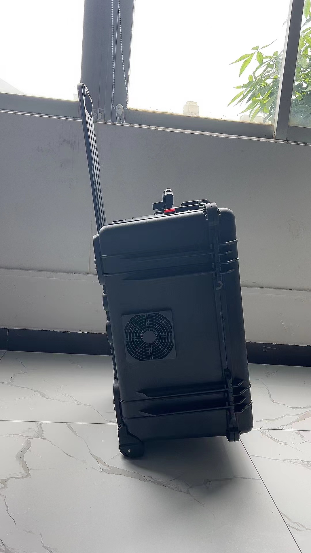 句容手拉箱型移动通信干扰器